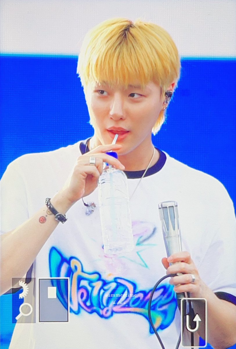 summertime_csy's tweet photo. 230917 모모콘접수완🫡
#조승연 #WOODZ https://t.co/0R8VTrQrWe