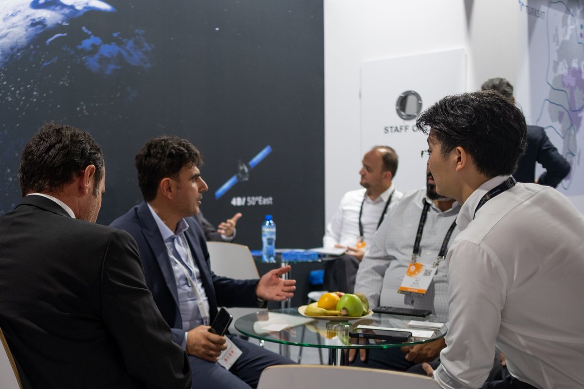 turksat's tweet image. 170 ülkeden 40 binden fazla katılımcının bulunduğu en büyük iletişim ve yayıncılık fuarı #IBC2023'ün 3.günündeyiz.