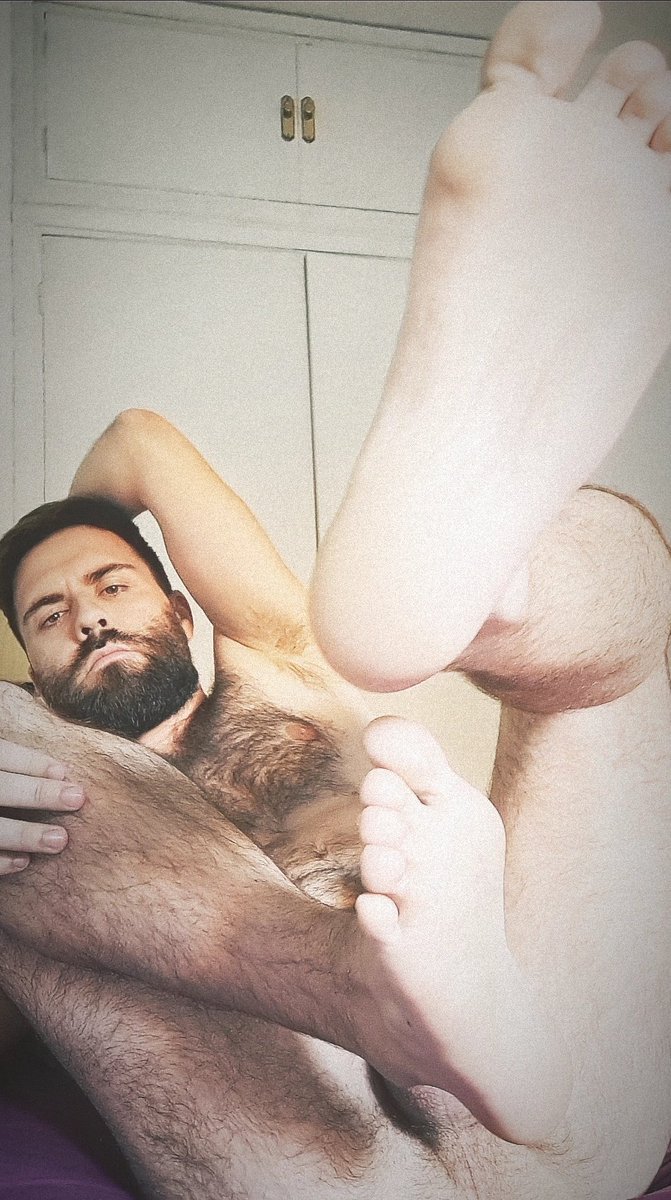 Pinniahman's tweet photo. #foot #barefoot #hairy #hairybody #armpit #hairybears https://t.co/kOnp4tjMjO