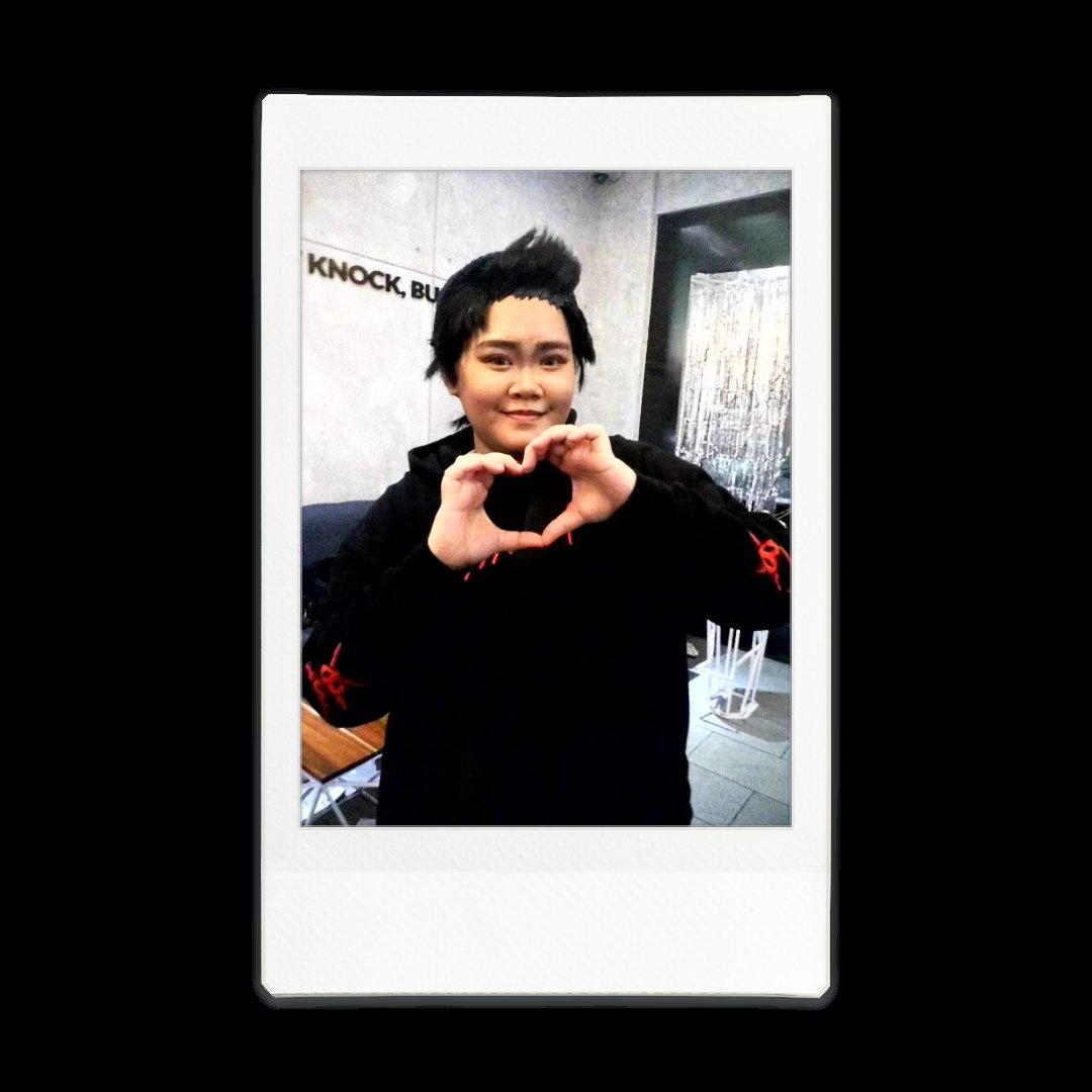 vangiebar's tweet photo. Sana all may partner (pwera sa isa dyarn, ems!)  😗 

Sorry, can't dm you po so dito na lang. @feuillemi_ @SebbyBerry

#RSAfterTheReign https://t.co/Xxjlvtz5wg
