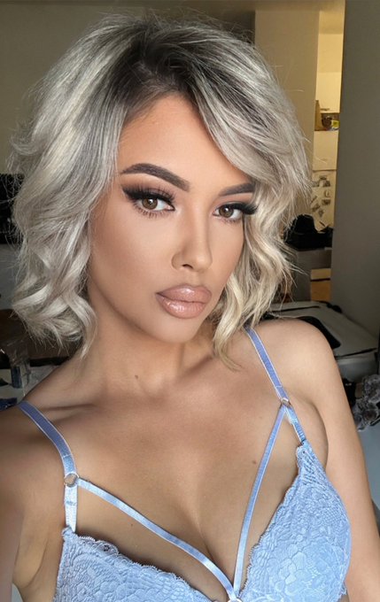 Velika akcija na mom OnlyF samo danas, aktivna sam celog dana💙🤍 https://t.co/cabo5SHFWC https://t.co