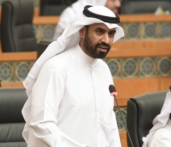 KuwaitqEgy's tweet photo. رئيس اللجنة التعليمية
 واعضاء اللجنه تحيه طيبه …،
.
قرار الجمع بين الوظيفه والدراسه 
يحتاج الي تشريع بقانون لكي يحمي مستقبلنا كا طلبة حتئ لانكون تحت تهديد اي مسؤول يمنع او يسمح بغير قانون ودور مجلس الامة يجب  ان يقف  مع الطلبة وشريحه كبيره تشمل مراحل دراسيه 
( بكالورويوس/ ماجستير/ دكتوراه)
نطالب فقط بحقنا التعليمي كاطلبة وموظفيين 
#طلبة_مصر
.
@DrAbdulhadiAjmi 
@HamadAlmatar 
@alhuwaila
