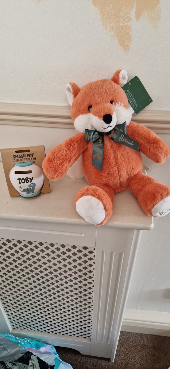 SummerRunner80's tweet image. Toby is already a little charmer. Even the Regular Tescos Checkout lady spoils him. Gift brought back for him after she went on a trip London.
#excellentretailstaff
#retail
@Tesco