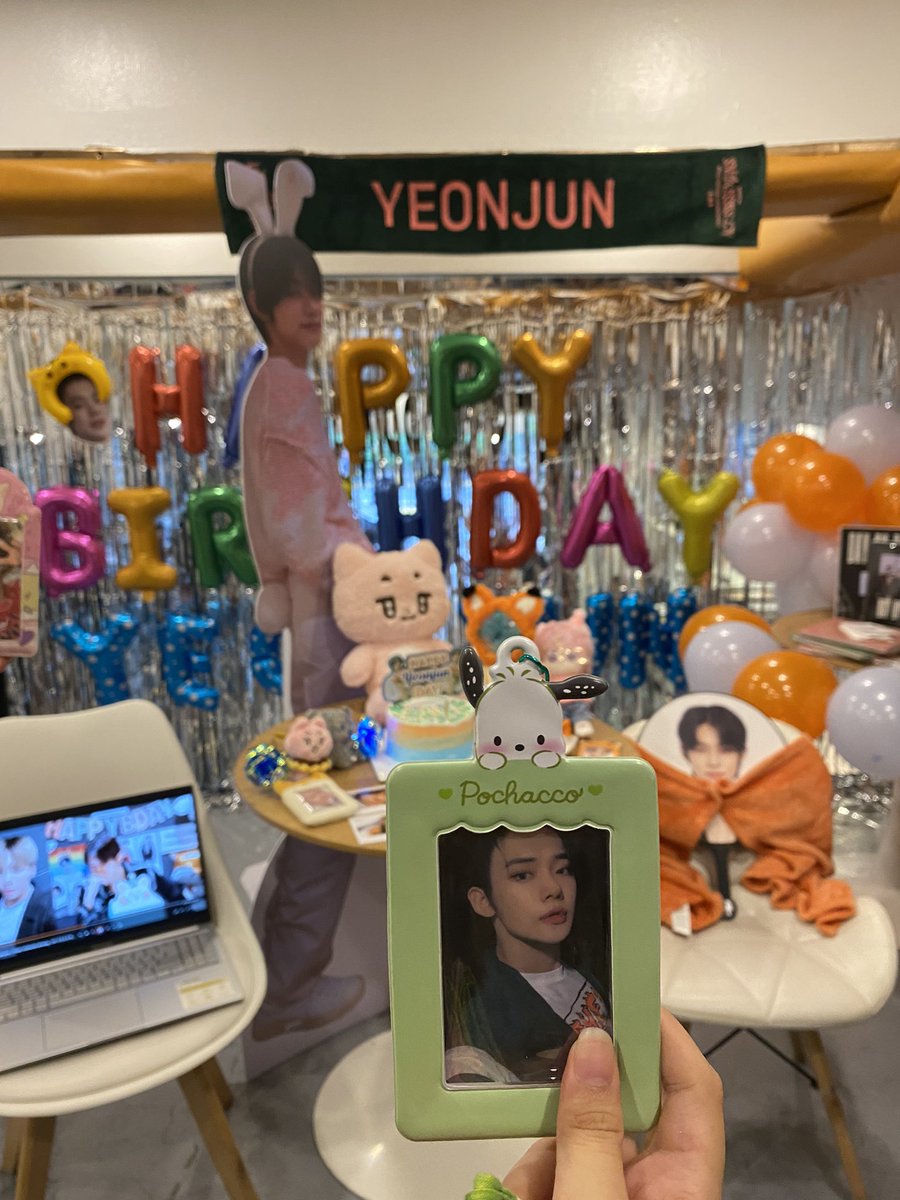 0X1BE0MlE's tweet photo. hail yeonjun our saint AMEN HWHAHAHAHAH #yj_infullbloom #yeonjun_infullbloom @YIFB_YJ https://t.co/ObViJptWlt