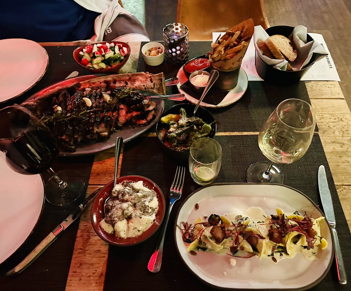multipleforks1's tweet photo. @BlackBarnNYC! Delicious! https://t.co/nwbAraCdLI