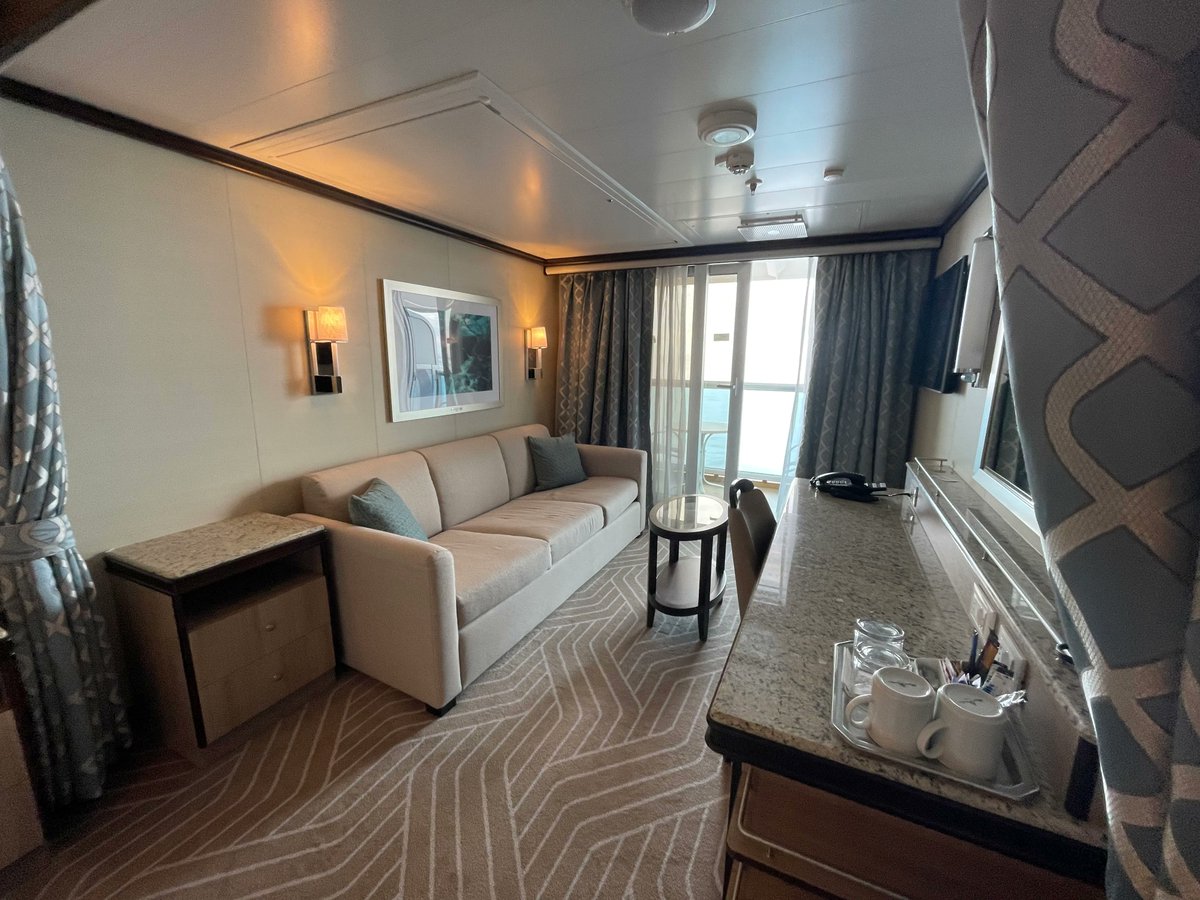 cruisewithamber's tweet photo. A few shots of the mini-suite we booked and stayed in on Enchanted Princess. Perfect for families with lots of space.
#EnchantedPrincess #LovePrincess #MiniSuite @PrincessUKmedia @PrincessCruises https://t.co/FItw1gk3mY