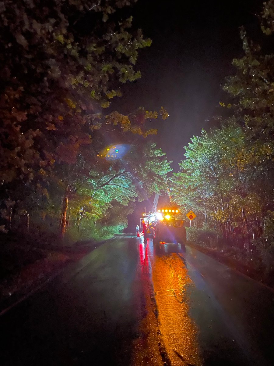 nspowerinc's tweet photo. Our crews worked through the night safely restoring power to our customers and responding to emergencies caused by Post Tropical Storm Lee. 

This morning our day crews are back out across the province assessing damage, removing trees from lines and repairing equipment. 

Thank you for your patience. We know it’s tough to go without power and we are committed to safely restoring your service as soon as possible.