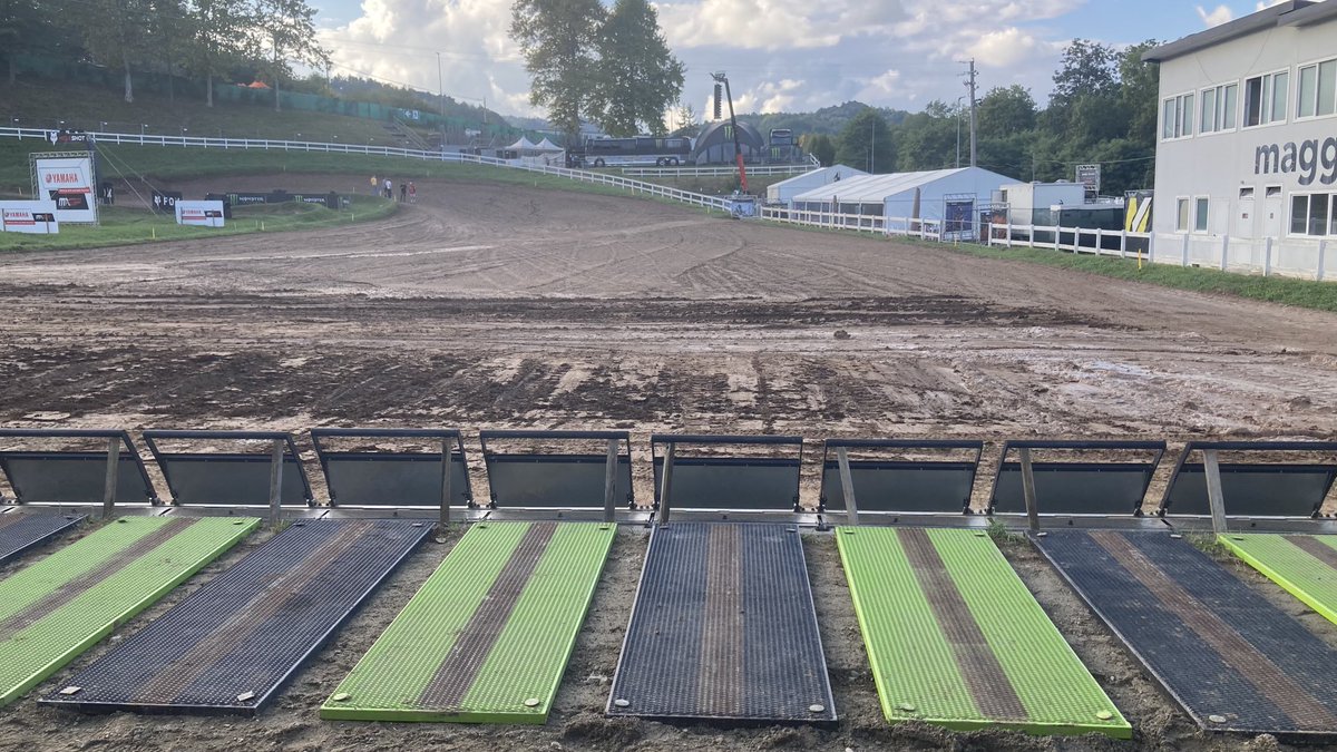 Katero startno izhodišče je najboljše? VN Italije v motokrosu se je že začela za šibkejši razred, kmalu start elitnega razreda MXGP. ⁦<a href="/Val202/">Val 202</a>⁩ ⁦<a href="/AMZS_si/">AMZS</a>⁩ ⁦<a href="/mxgp/">MXGP</a>⁩