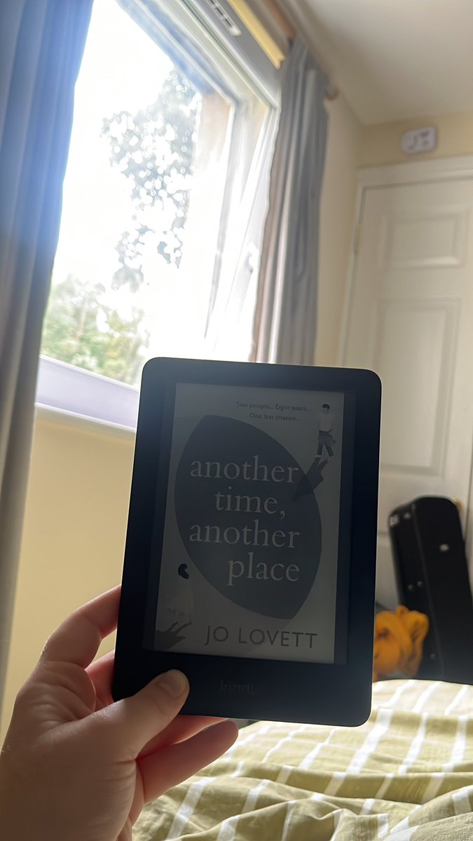 What better way to spend a Sunday than in bed reading 

What’s everyone reading today?