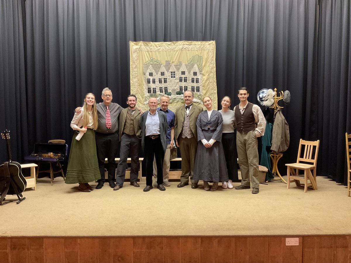 The cast and creative team of The Making of Lucy with Stroud Theatre Co🤩

1 show down, 7 to go!