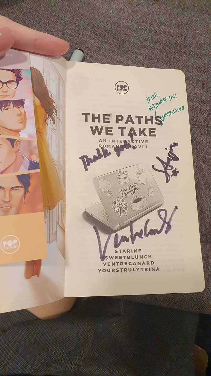 Finally met my The Paths We Take co-authors (and completed their signatures 🤗) <a href="/starinewrites/">★</a> <a href="/sweetblunch/">Camille ❤️</a> <a href="/VentreCanard_Wp/">VentreCanard</a>