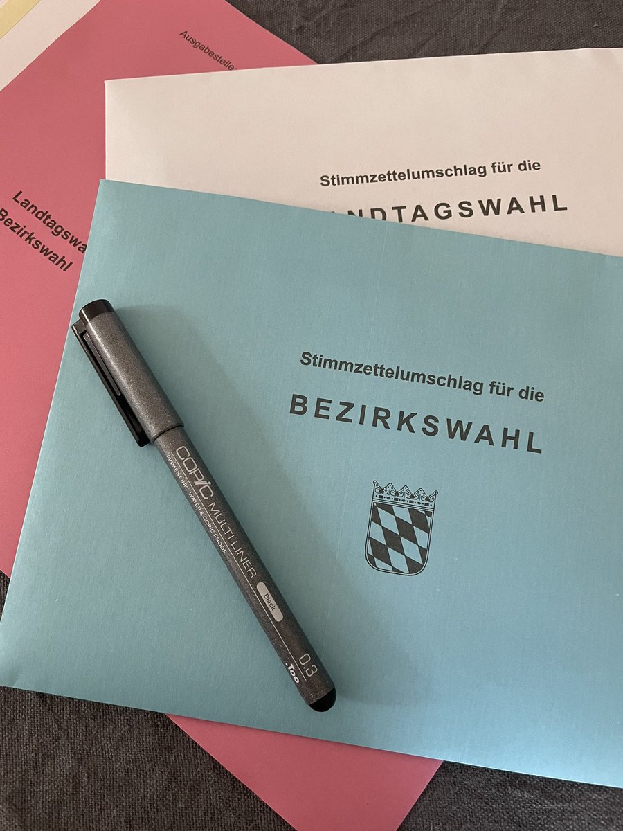 #servicetweet für alle wahlberechtigten Bayern:

Wer nicht wählt ist doof👆🏽!!

#demokratie #fckafd #keinmillimeternachrechts