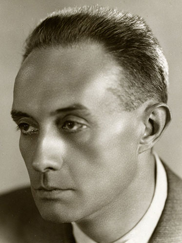"Le fascisme ça commence avec les fous, ça se réalise grâce aux salauds et ça continue à cause des cons" #HenrydeMontherlant