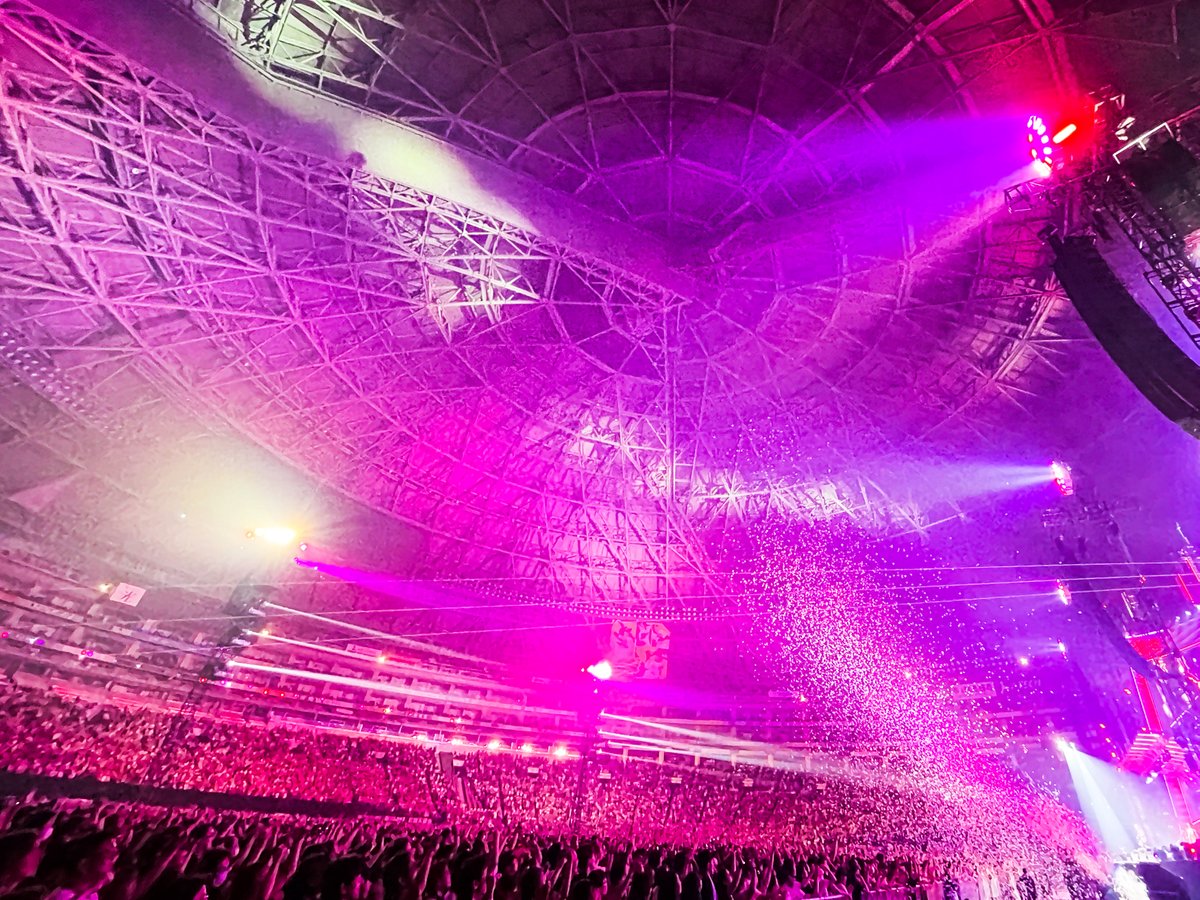 B'z LIVE-GYM Pleasure 2023 -STARS- at FUKUOKA PayPay DOME THANK
