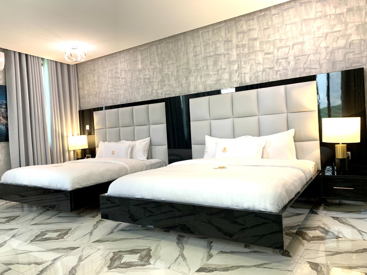 bridgeviewreso1's tweet photo. The BridgeView Chalets are surrounded by emerald green vegetation and a new turquoise swimming pool that opens in October. The rooms are uniquely laid out with families, couples, and solo travelers in mind. #bridgeviewgh #ghana https://t.co/JNntDj8yNR