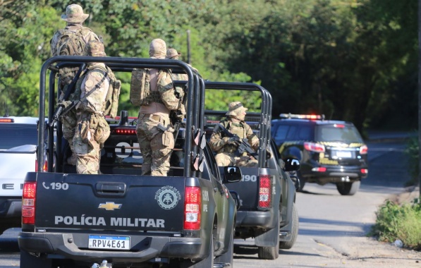 BahiaNoticias's tweet photo. PM prende foragido da Justiça suspeito de organizar "bonde" em Valéria #BahiaNoticias https://t.co/WaI2Bd2vLg https://t.co/kh8z0NG63y
