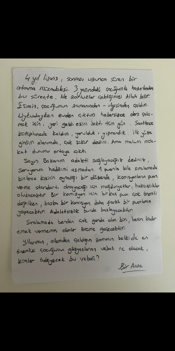 Atanmayı hayal ederken mülakatın tekrar gelmesi üzerine hayal kırıklığı yaşayan bir annenin Milli Eğitim Bakanı Yusuf Tekin'e yazdığı mektup.

Yazık değil mi #MülakatKabulEdilemez