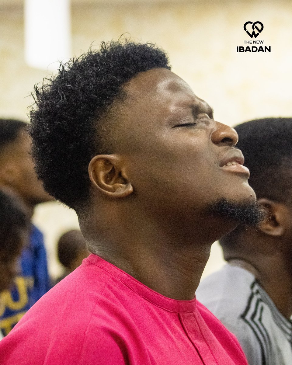 WeAreTheNew_Ib's tweet photo. We lay our crown and worship Jesus, the king. 

#wearethenewibadan
#TBC3   #ilovethischurch https://t.co/WexCZ2VP0B