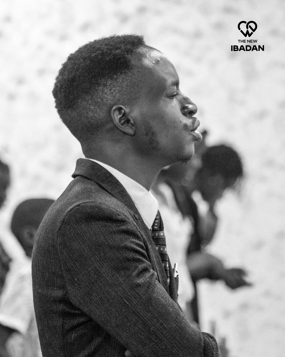 WeAreTheNew_Ib's tweet photo. We lay our crown and worship Jesus, the king. 

#wearethenewibadan
#TBC3   #ilovethischurch https://t.co/WexCZ2VP0B