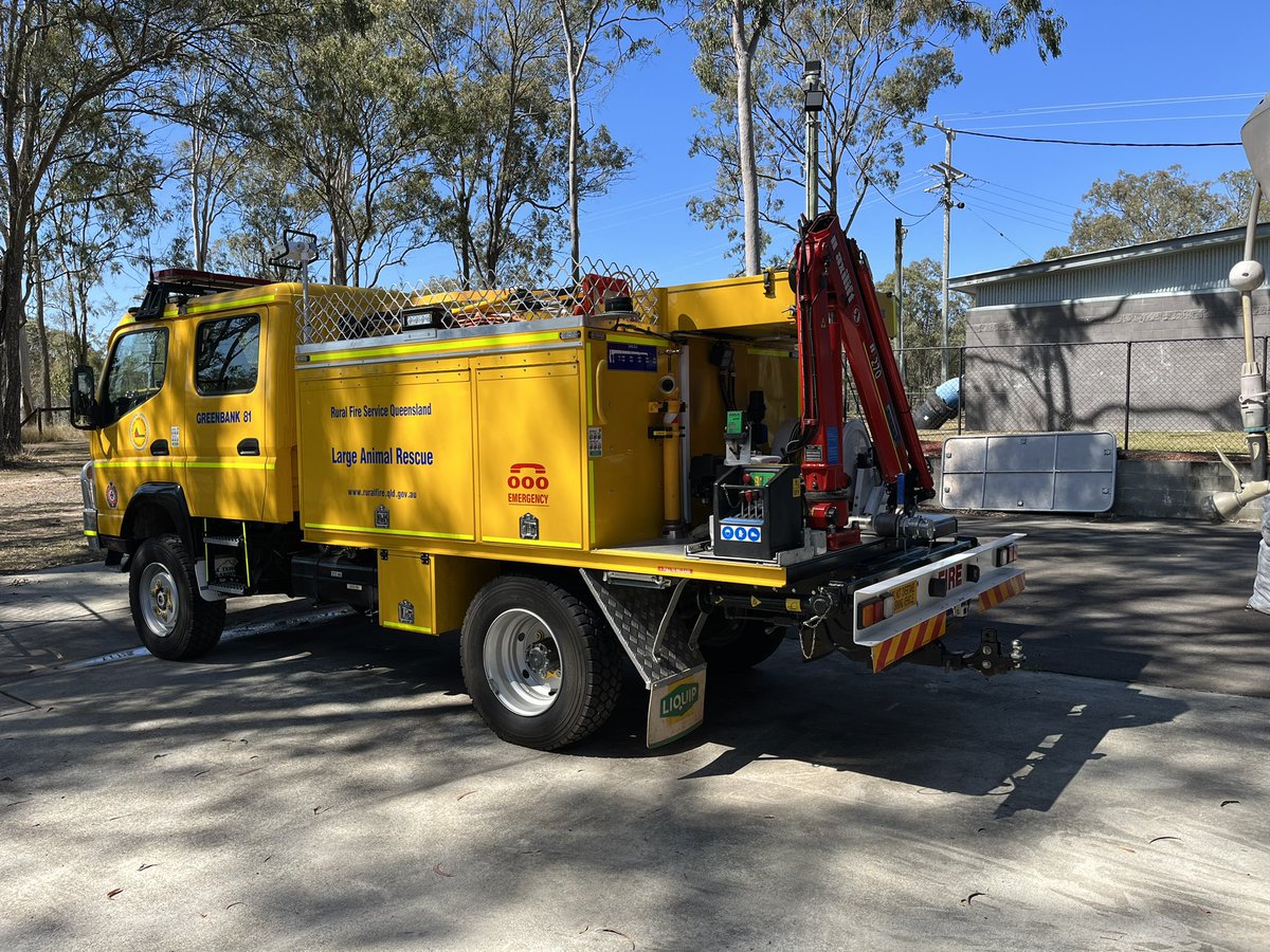 Was a @QldFES Greenbank station today to meet Fabian Stangherlin and Jo Jordaan @RSPCAQld talking all things Animal/water rescue and having a look at this great truck. Really knowledgable and passionate people thank you for your time and help. @northantsfire @ChurchillFship