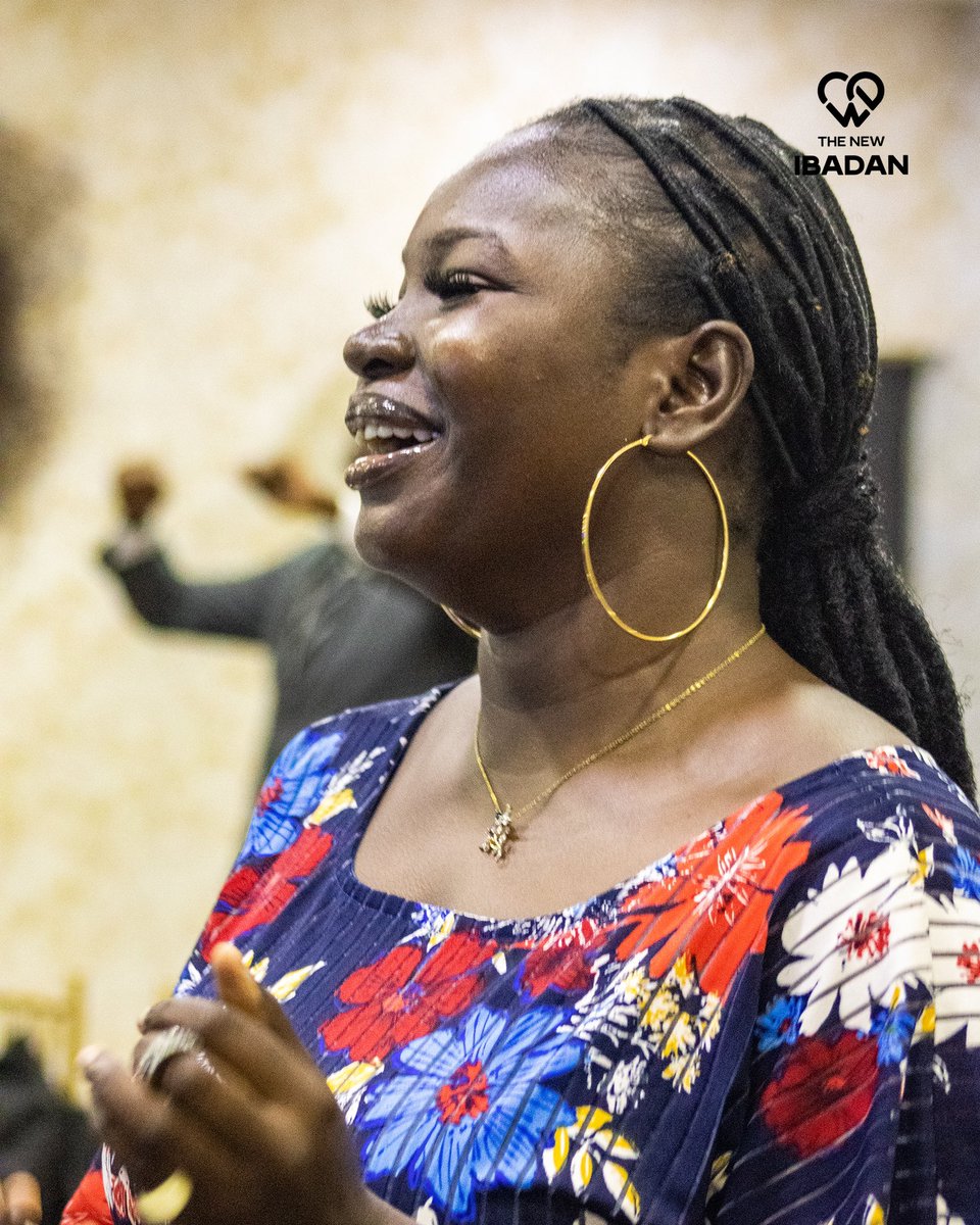 WeAreTheNew_Ib's tweet photo. We give every praise to our God and every word of worship in one accord. 

#wearethenewibadan 
#TBC3   #ilovethischurch https://t.co/0snZqbmee1