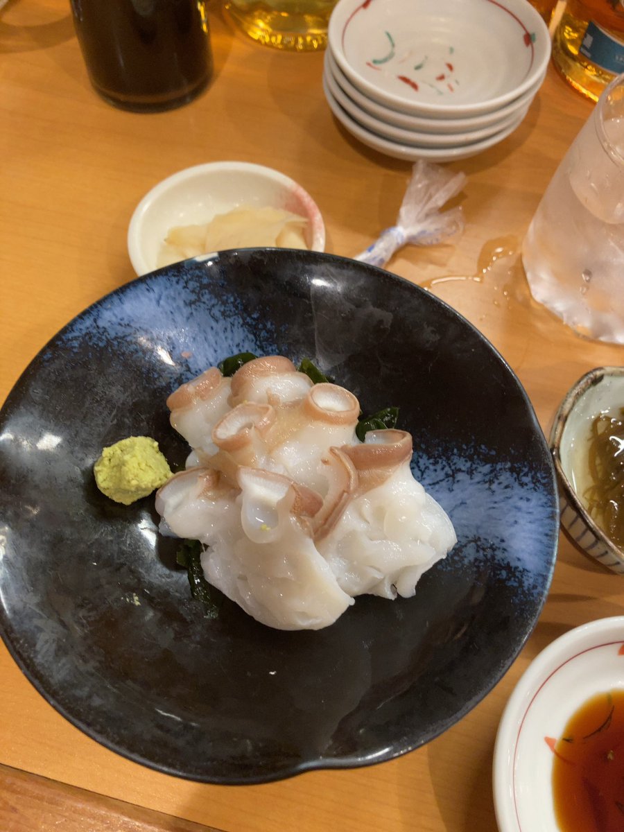 HbbProject's tweet photo. お気に入りの寿司屋に久しぶりに来た。
入ってから混み始めたからラッキーだった https://t.co/vTcpQD49EY