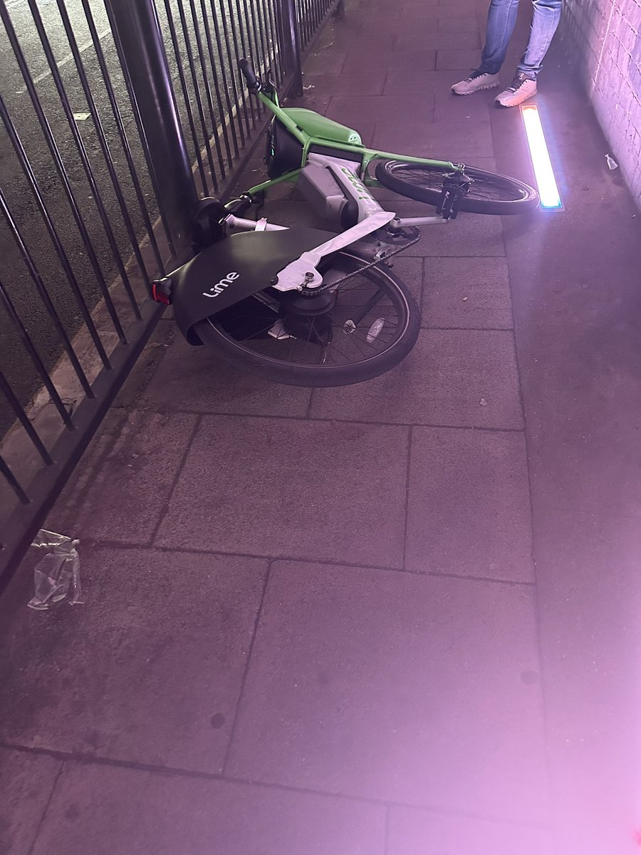 disco_s's tweet photo. @_LimeAID Another weekend another bike stopping us walking on the pavement!! https://t.co/tPax1FmnEg