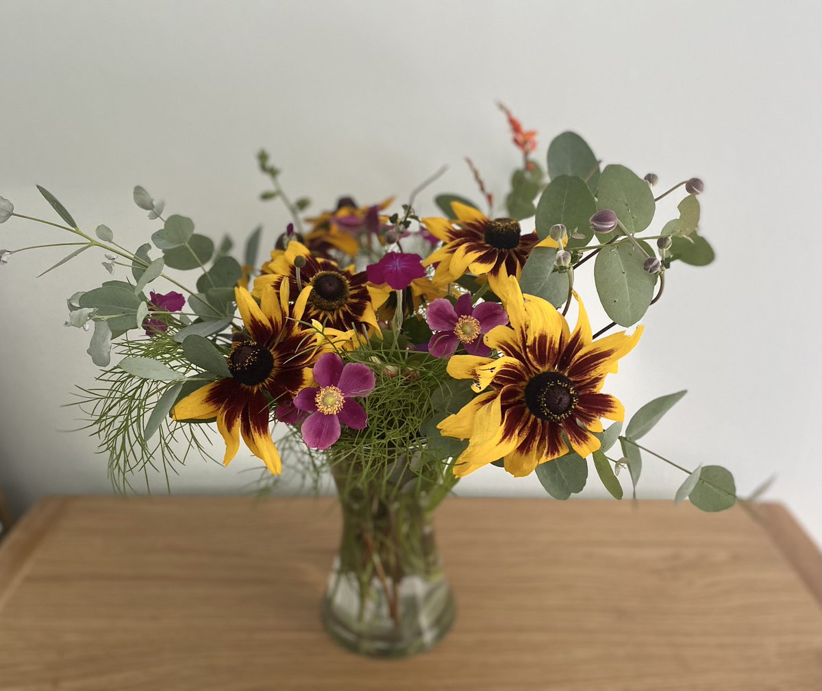 mcal_a's tweet photo. #gardeningtwitter A bunch of joy from the garden. 🥰 https://t.co/cnxeszDieh
