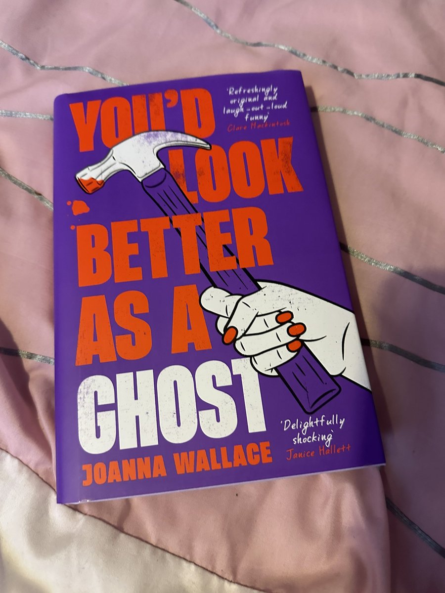 𝓒𝓱𝓲𝓵𝓵 𝓽𝓲𝓶𝓮 𝓪𝓷𝓭 𝓬𝓾𝓻𝓻𝓮𝓷𝓽𝓵𝔂 𝓻𝓮𝓪𝓭𝓲𝓷𝓰…. 

I am loving #youdlookbetterasaghost by @JoWallaceAuthor @ViperBooks 

I would absolutely recommend getting this on preorder. I love it ❤️