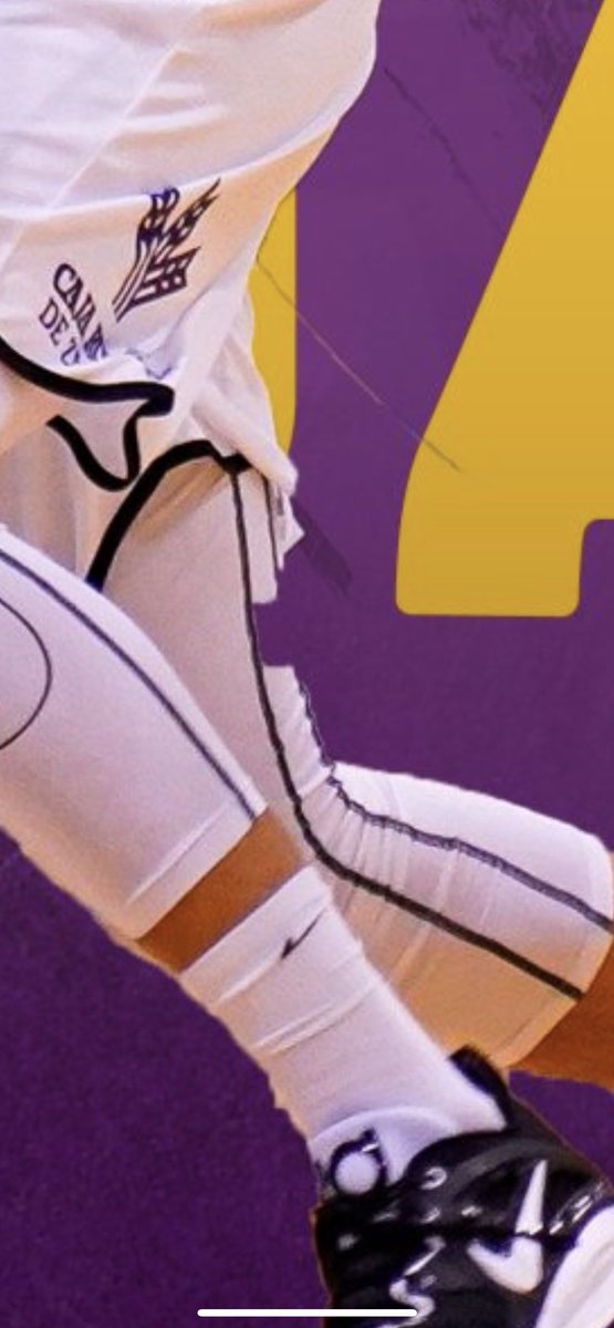 dudu_blanco's tweet photo. @RVBaloncesto @UEMC Si necesitáis un diseñador gráfico que sepa recortar imágenes me decís https://t.co/1DgyOvN9cF