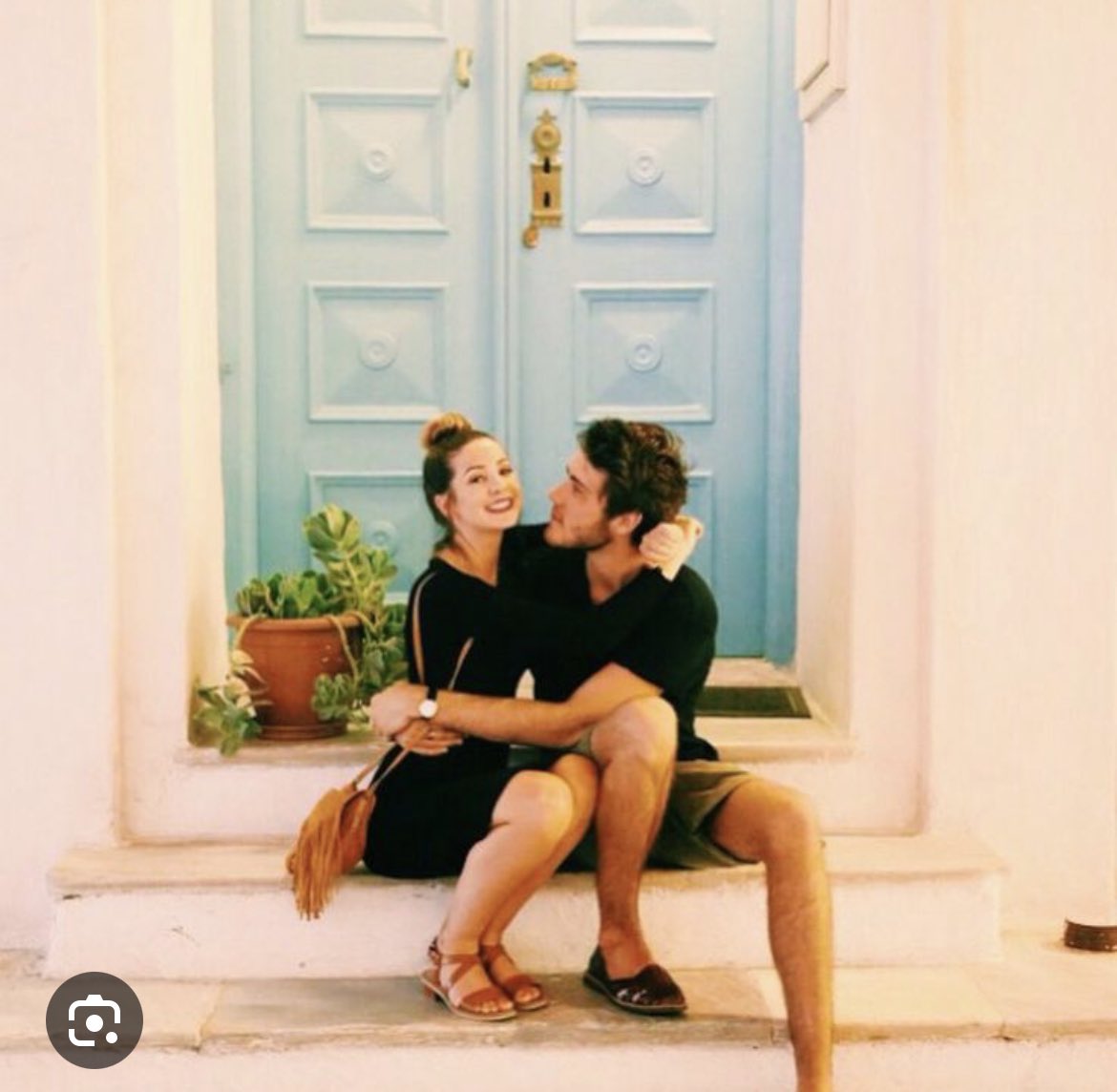 Nutter64's tweet photo. How it was vs how it’s going 💍 @AlfieDeyes Happpy Birthday and a massive congratulations to you both #Zalfie https://t.co/miSWvyez8F