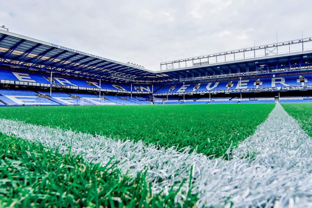 irishtoffees78's tweet photo. COYB! Oh @Everton we love you. Sing your heart out today Toffees 💙 #AllTogetherNow #ForEverton https://t.co/WL81A7E5wm
