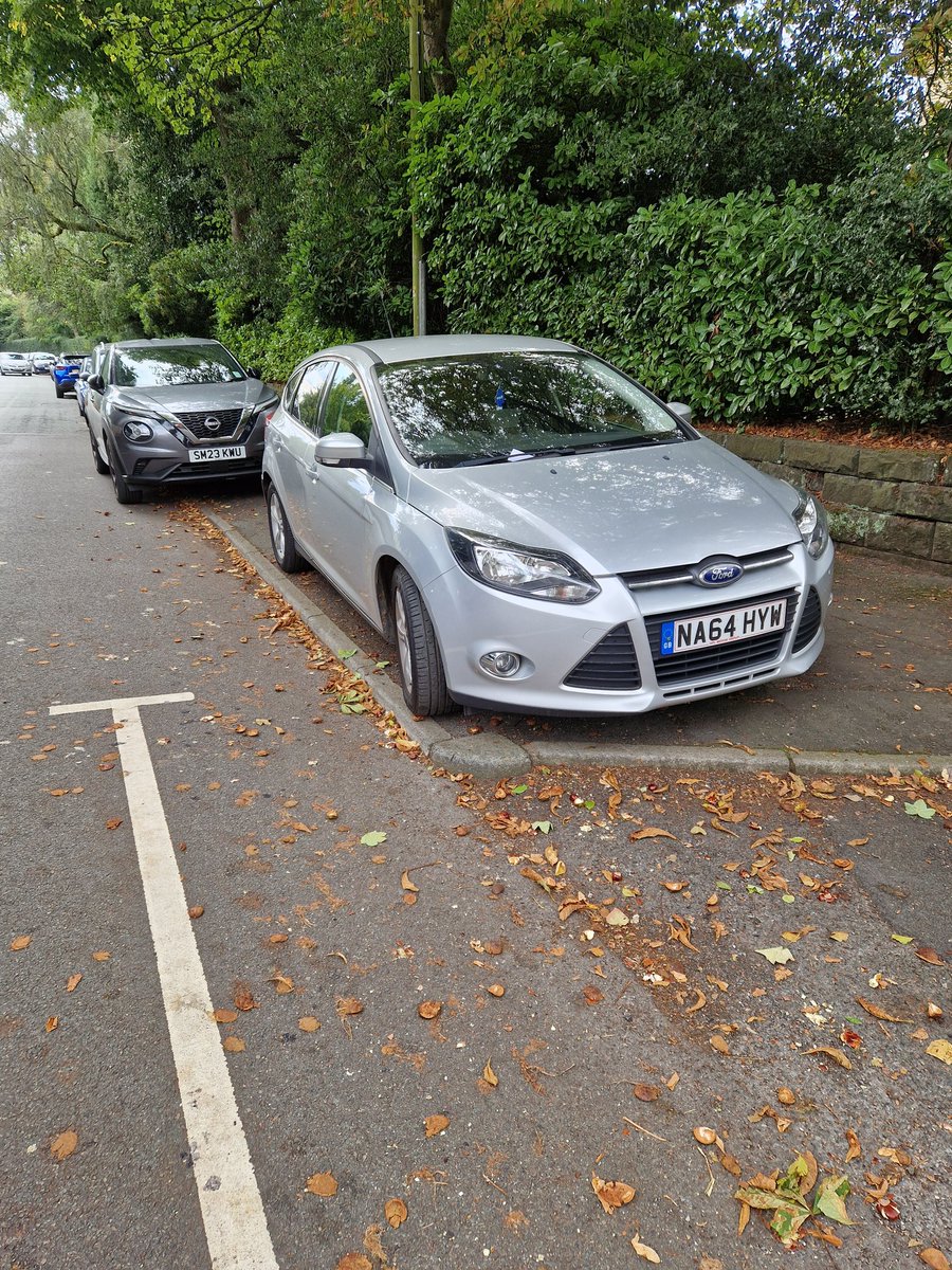 So every day this week drive obstructed making it nice and dangerous to exit on double parked st Margaret's Road #altrincham
