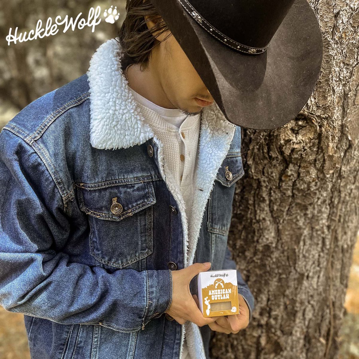HuckleWolf's tweet photo. Saddle up with this Bourbon and Sandalwood all natural soap.

Smell amazing at https://t.co/Rio3Mec8BE
Flavors For Your Skin

#sandalwood #bourbon #bourbonsoap #cowboy #outlaw #americanoutlaws #skincare #bodywash #saddleup #hucklewolf #flavorsforyourskin https://t.co/UYamKS8Kds