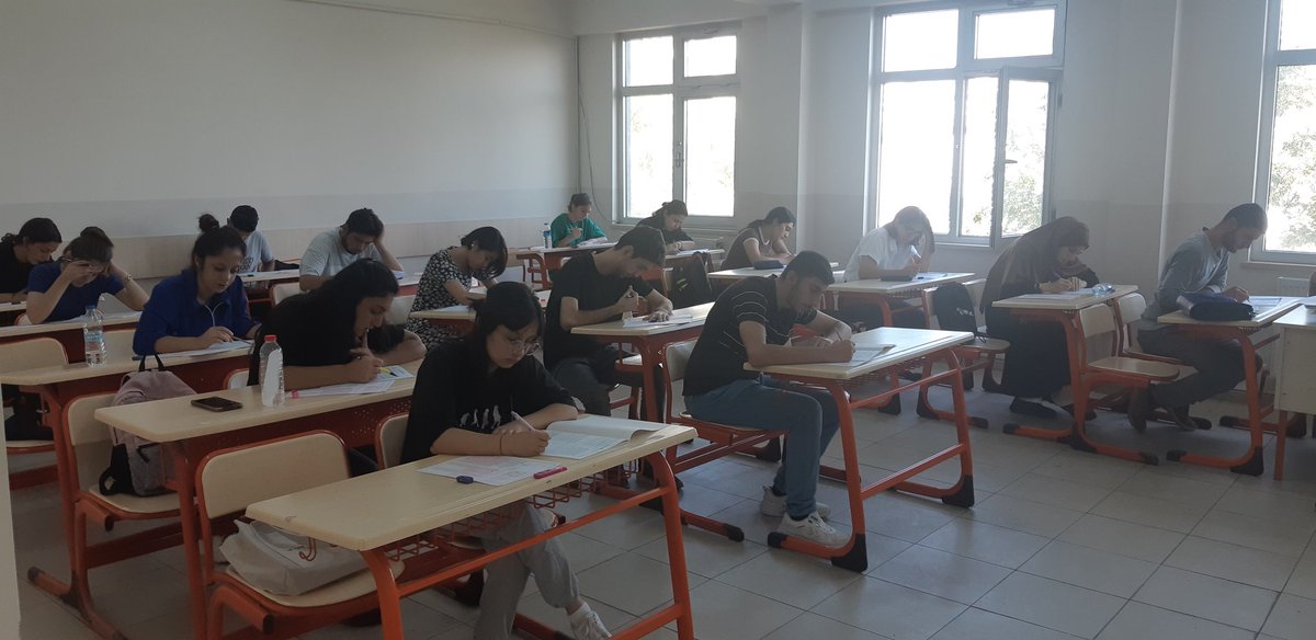 Baglarhem's tweet photo. DYK Etüt Diyarbakır kapsamında kurs merkezi olarak seçilen kurumumuzda Mezun öğrencilerine yönelik Hazırbulunuşluk Sınavını uygulayarak TYT-AYT kursumuzu başlattık. Hayırlı olsun...
@Murat4Kucukali  @BaglarKaymakam 
@Diyarbakirmem 
@BaglarMEM21 https://t.co/8z1IkTdpIy