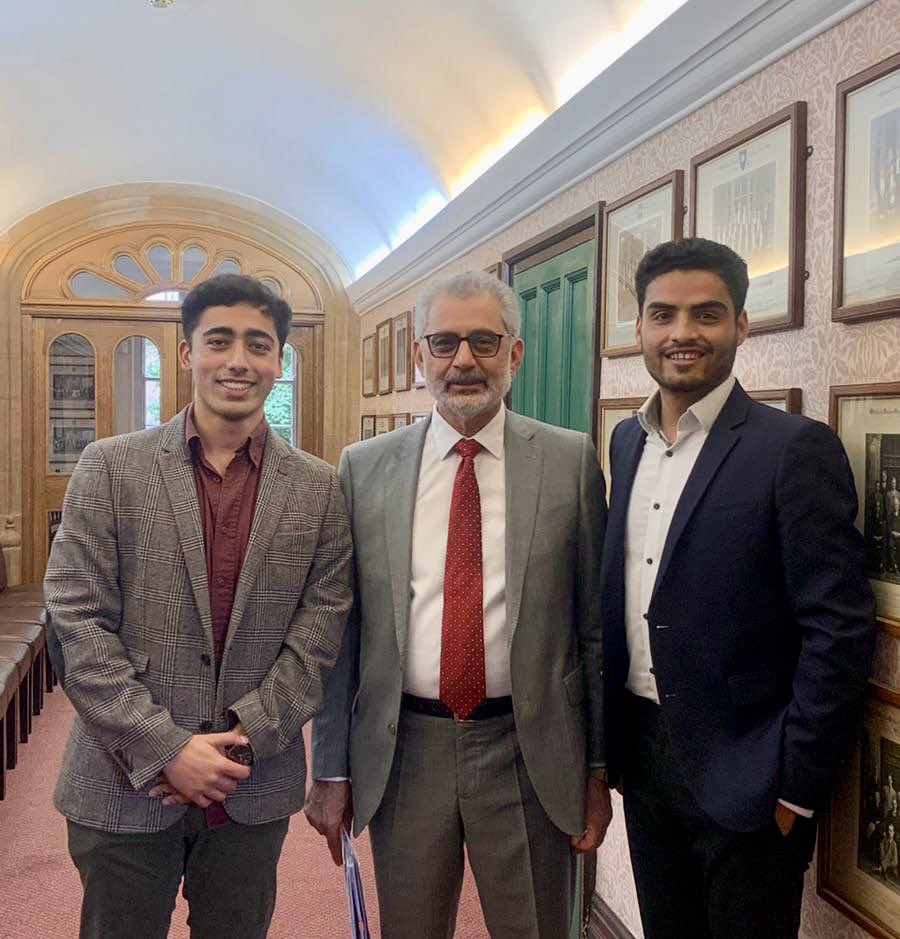 Congratulations to Justice Qazi Faez Isa on taking oath as the Chief Justice of Pakistan! It was pleasure to host him at the Oxford Union last year to discuss the challenges for judiciary in Pakistan & the efforts to maintain the rule of law. We hope that the CJP will uphold…