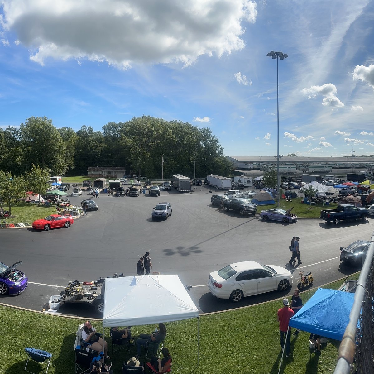 NoCrustGSX's tweet photo. Packed. I mean #packed. Cars and trailers to the entrance. Glad the 30th is so popular. Big payouts will do that. #theshootout

 #nocrust #nocrustgsx #dsm #dsmgram #dsmlife #dsmsociety #dsmnation #4g63 #2g #2geclipse #turbo #eclipse #awd #e85 #cornfed #gsx #boostedcars #4g63gr https://t.co/FMIGWtdht0