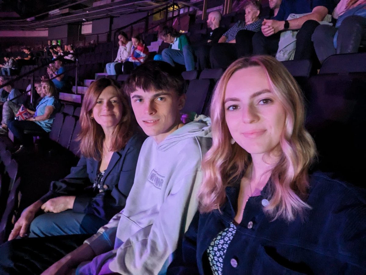 #DavisCupMCR Supporting #GreatBritan Excited 😆⁦@EmmaLudleyHunt⁩ #Manchester #tennis