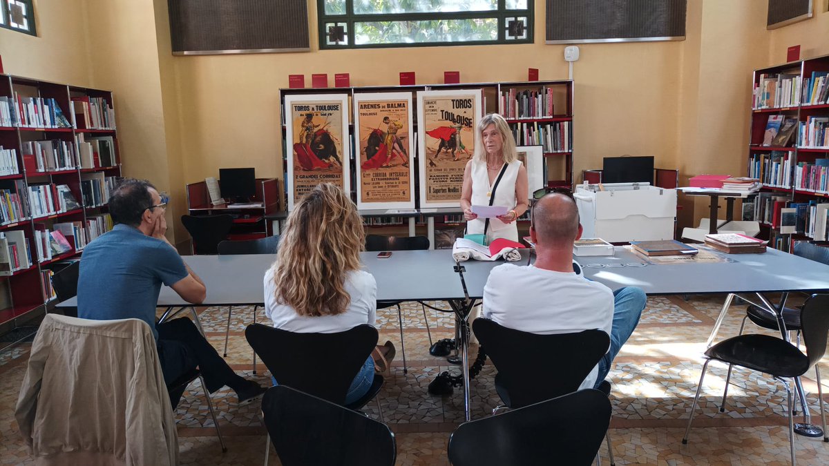 RosalisToulouse's tweet photo. #JEP2023 à #laBEP
Le saviez vous ? La Bibliotheque de Toulouse conserve un fonds de livres et d'affiches autour de la tauromachie 🦬... présentation ce jour de quelques unes des raretés de cette collection https://t.co/Fk2c3um3sq