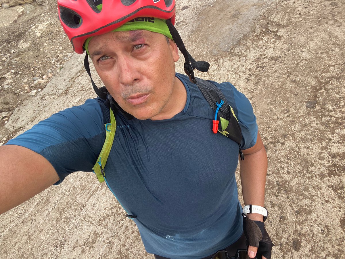 3404metros's tweet image. Polvo en suspensión como nunca. Cuesta hasta respirar. Pero disfrutando como siempre por las laderas y bosques de la #serratramuntana #mountainbike