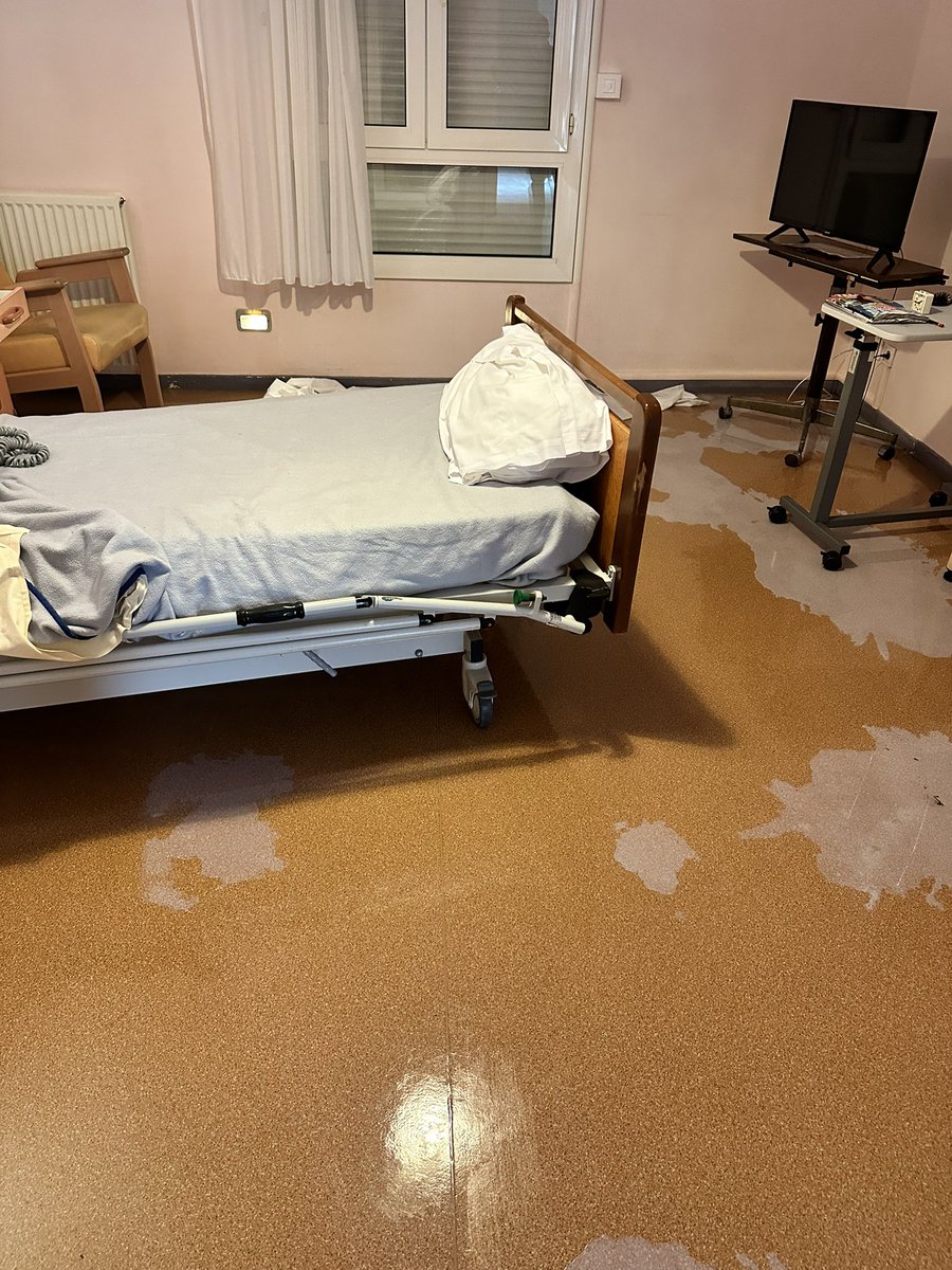 BoidinChristian's tweet image. Après l’épisode Cévenol sur Saint-Martin de Londres @AesioSante visite ce matin à notre Ehpad Athena. Échange avec les pompiers du @PompiersHerault mobilisés sur place.
16 résidents mis en sécurité dans la soirée! Merci à toutes et à tous pour votre engagement . @AesioMutuelle