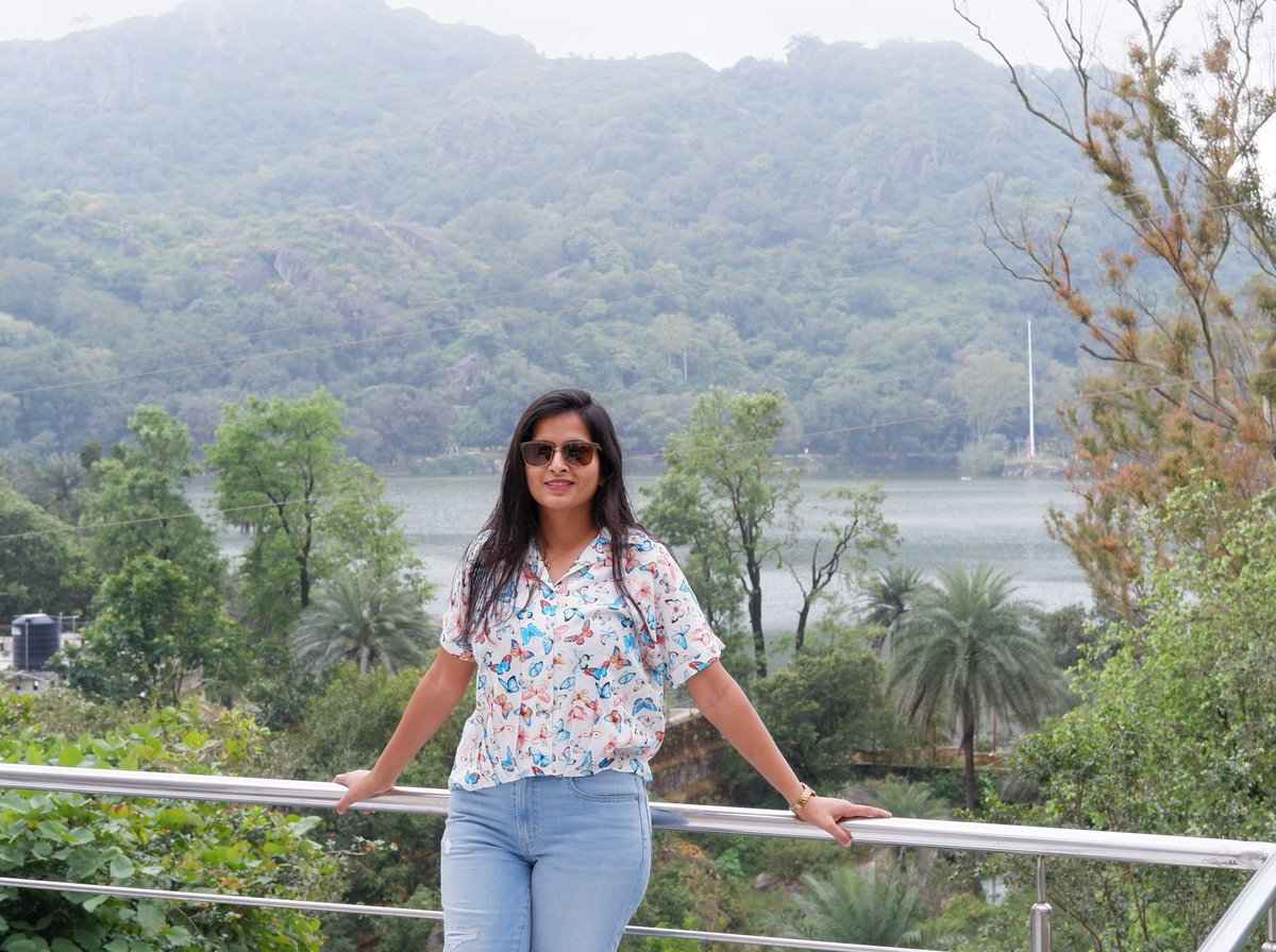 Take a leave and Explore the beauty of nature when it's your day.
#MountAbu