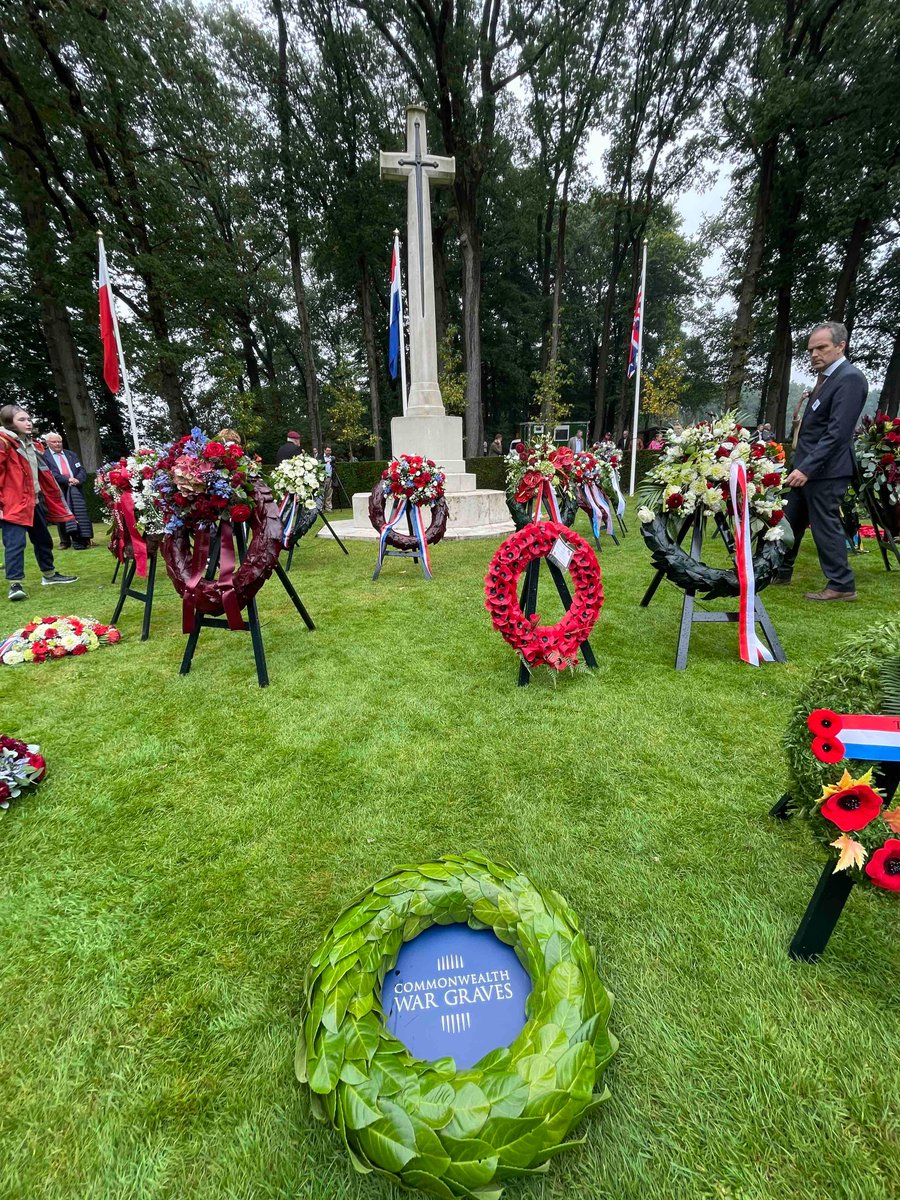 Today at the 79th anniversary of Operation Market Garden at Arnhem Oosterbeek War Cemetery. 

Brilliant to see local school children and the community remembering the fallen soldiers commemorated here.