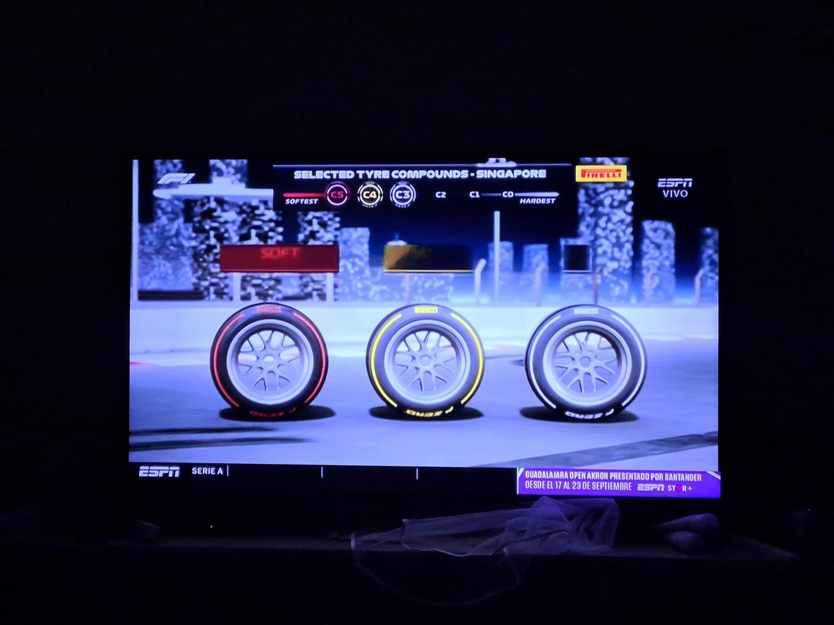 Viendo La Carrera #SingaporeGP #F1 #FORZAFERRARI desde #ElSalvador