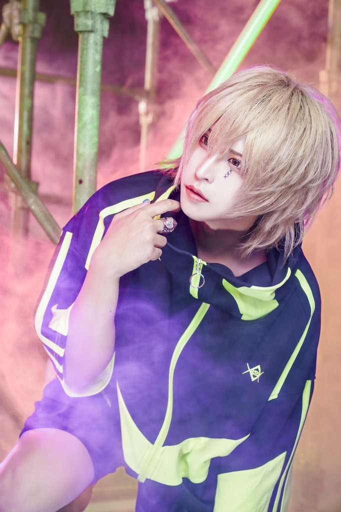 NEW VISUAL 「BAD DAY」ver. ② 09.18 21:00 「BAD DAY」MV公開