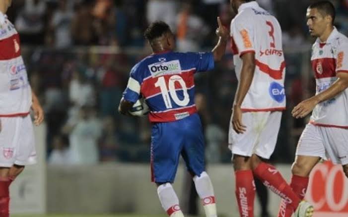 lelfontenele's tweet photo. 17 de setembro é o dia que se celebra o CHEQUE DAY. 12 anos de uma data simbólica para o futebol brasileiro. #CHEQUEDAY #prayforCRB https://t.co/NDMNdytRUU
