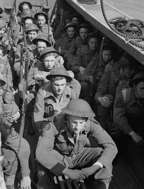 British commandos during a training exercise 9 May 1944.

#britishhistory #secondworldwar