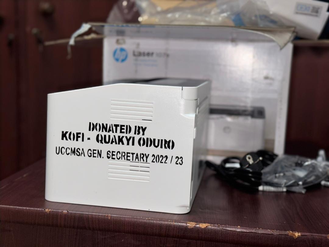 msa_ucc's tweet photo. During the handing over, the immediate past Gen. Secretary Kofi Quakyi Oduro predented a new printer to the association which he promised during his campaign.  You're a man of your words. Thank you Kofi and God bless you ☺️❤️ The Association is grateful 🎉 https://t.co/xD8oUmXMMw
