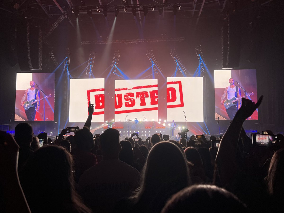 Leanne 🌚 tweet media