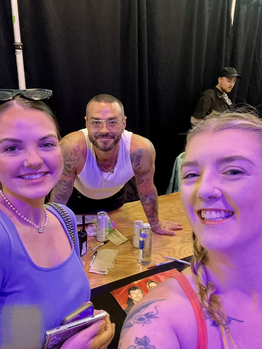 Leanne 🌚 tweet media